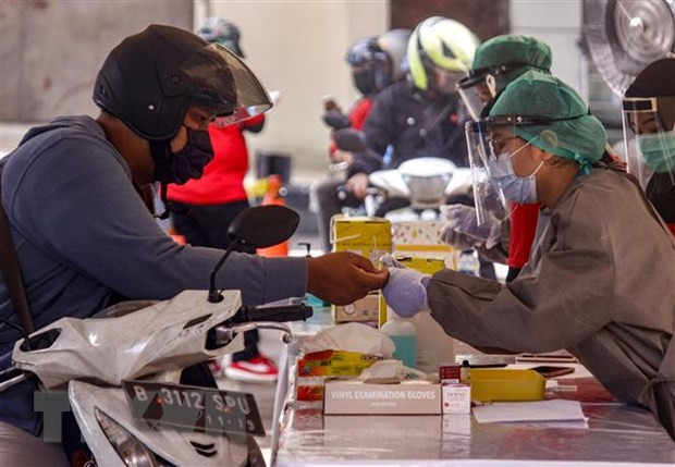 Indonesia: Các công ty vũ khí và điện tử tham gia sản xuất máy thở Indonesia: Cac cong ty vu khi va dien tu tham gia san xuat may tho