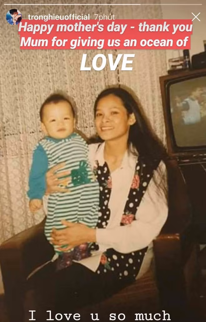 Trọng Hiếu cảm ơn tình yêu thương vô bờ bến của mẹ. Anh trải lòng: "Mình không biết là con đường này sẽ dẫn mình tới đâu nhưng mình cần giữ lửa và quyết tâm để tiếp tục đi trên con đường mình đã chọn. Mẹ là người phụ nữ kiên cường nhất con biết. Con yêu mẹ".