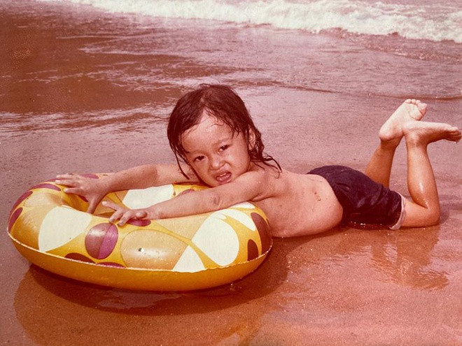 Đầu những năm 2000, Quang Vinh được biết đến là ca sĩ thần tượng của giới trẻ. Loạt ca khúc đình đám của anh có thể kể đến như Miền cát trắng, Lạc mất dòng sông, Tình yêu tìm thấy, Phai dấu cuộc tình, Ngôi nhà hoa hồng, Tạm biệt...