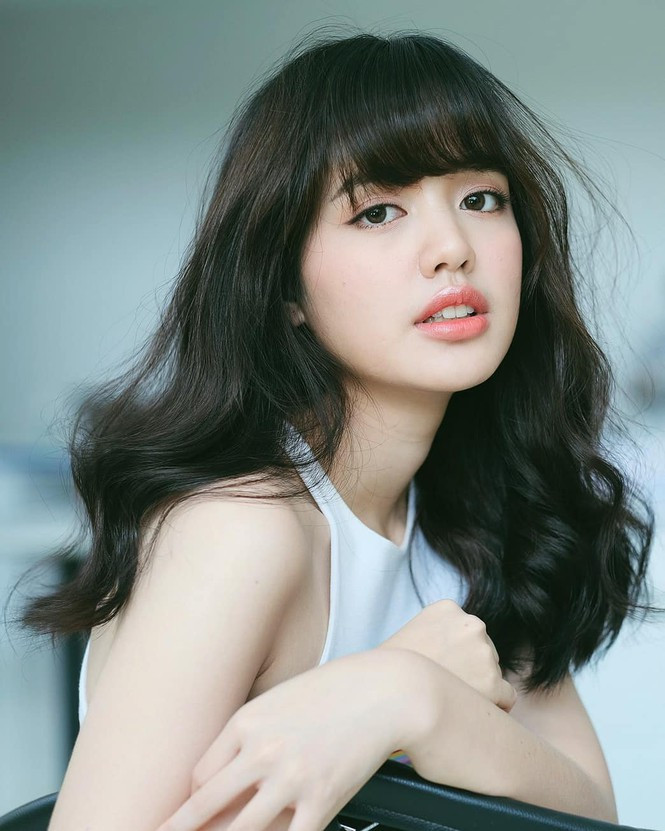 Nữ blogger có nhan sắc giống hệt ca sĩ Lisa nhóm BlackPink - Hình 3 Nu blogger co nhan sac giong het ca si Lisa nhom BlackPink-Hinh-3