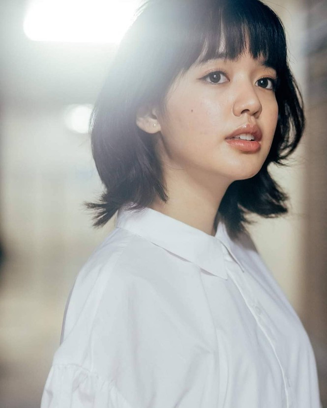 Nữ blogger có nhan sắc giống hệt ca sĩ Lisa nhóm BlackPink - Hình 7 Nu blogger co nhan sac giong het ca si Lisa nhom BlackPink-Hinh-7