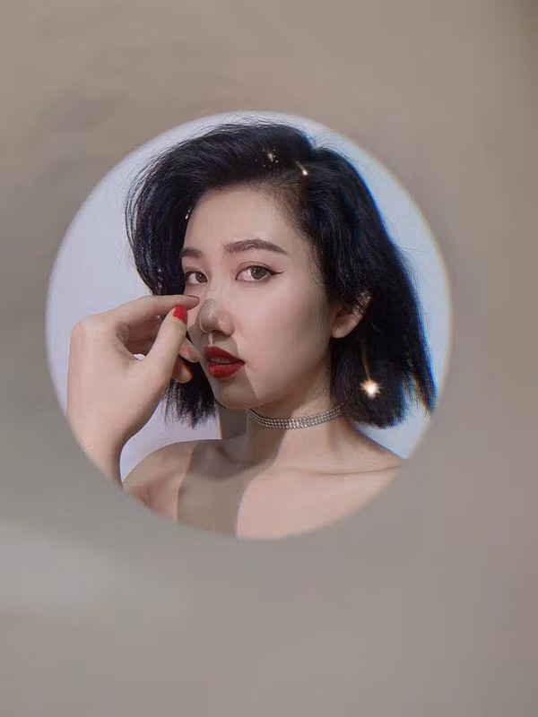 Giật mình với khuôn mặt trang điểm lấm lem của Thúy Ngân - Hình 5 Giat minh voi khuon mat trang diem lam lem cua Thuy Ngan-Hinh-5