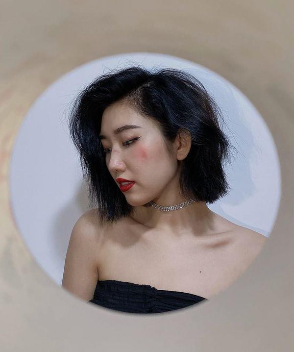 Giật mình với khuôn mặt trang điểm lấm lem của Thúy Ngân - Hình 3 Giat minh voi khuon mat trang diem lam lem cua Thuy Ngan-Hinh-3