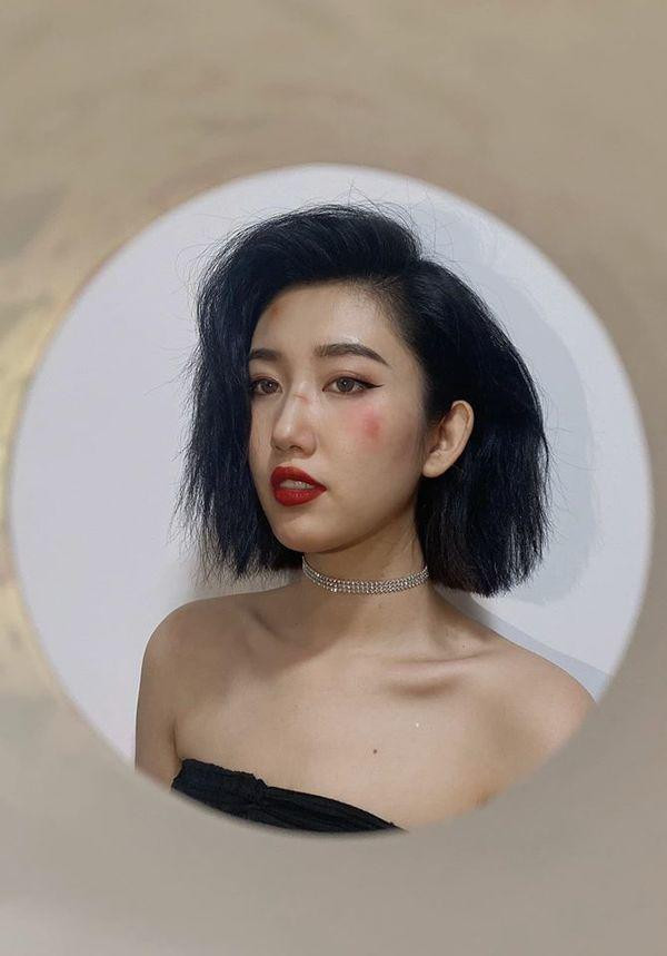 Giật mình với khuôn mặt trang điểm lấm lem của Thúy Ngân - Hình 2 Giat minh voi khuon mat trang diem lam lem cua Thuy Ngan-Hinh-2