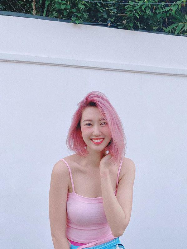 Giật mình với khuôn mặt trang điểm lấm lem của Thúy Ngân - Hình 11 Giat minh voi khuon mat trang diem lam lem cua Thuy Ngan-Hinh-11