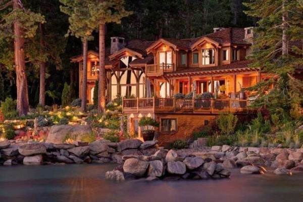 Tọa lạc ở California (Mỹ), biệt thự 200 triệu USD này thuộc sở hữu của tỷ phú công nghệ Larry Ellison - một trong 10 tỷ phú giàu nhất thế giới hiện nay.