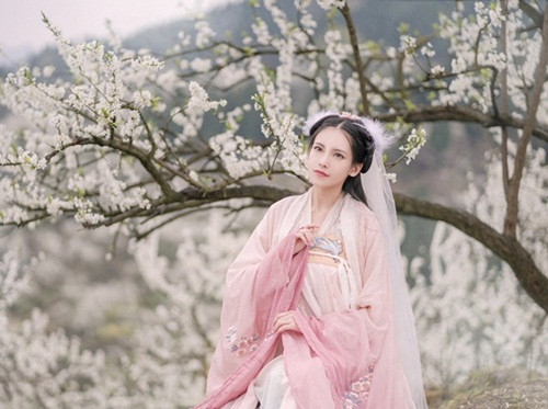 Nhin 7 nguoi vo cua Ton Quyen moi hieu vi sao ong that the-Hinh-2