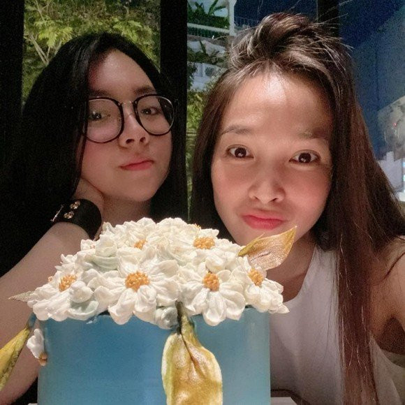 Con gái Hiền Thục lột xác xinh đẹp sau khi giảm 25 kg - Hình 4 Con gai Hien Thuc lot xac xinh dep sau khi giam 25 kg-Hinh-4