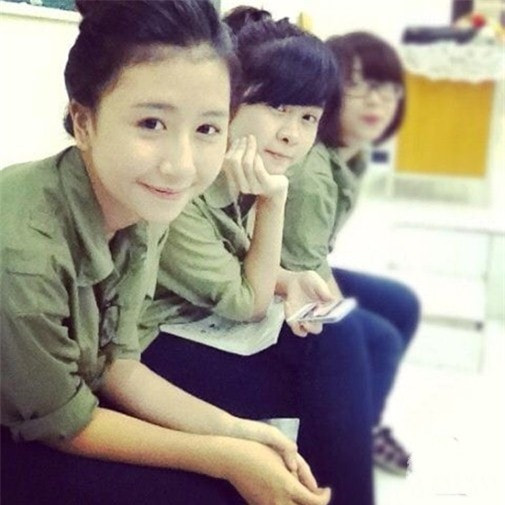 "Bóc mẽ" nhan sắc thật của các mỹ nhân Việt khi học quân sự ảnh 9