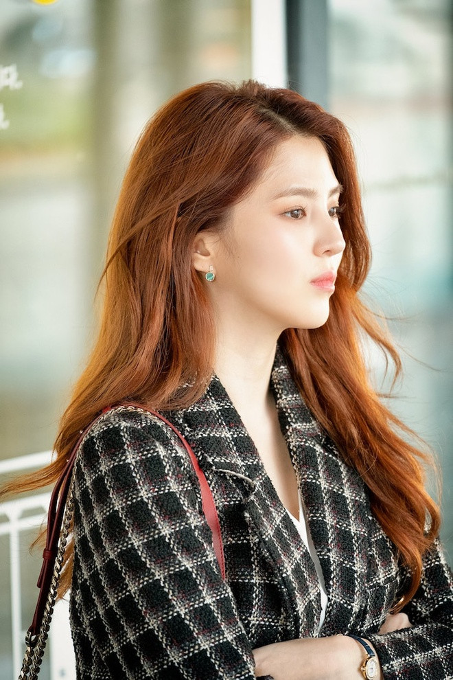  4. Tóc nâu caramel: Han So Hee là cái tên được chú ý sau thành công của bộ phim về đề tài ngoại tình Thế giới hôn nhân. Màu tóc của nữ diễn viên cũng nhận sự quan tâm từ dân mạng Hàn Quốc. Không ít cô gái Hàn Quốc bắt đầu tới các salon để nhuộm tóc giống mỹ nhân sinh năm 1994. Ảnh: Pinterest.