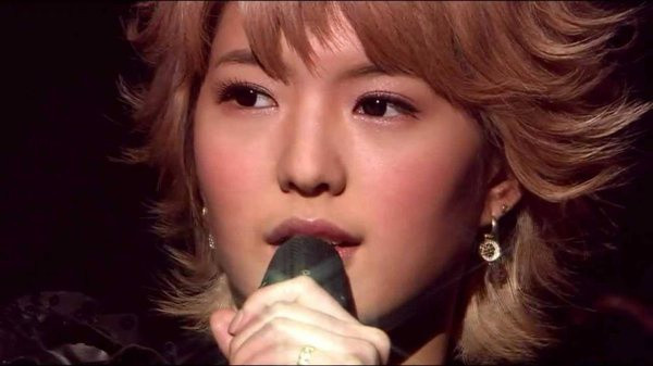 'Hoang tu Hallyu' sup do vi dat may theo doi va danh vo-Hinh-5