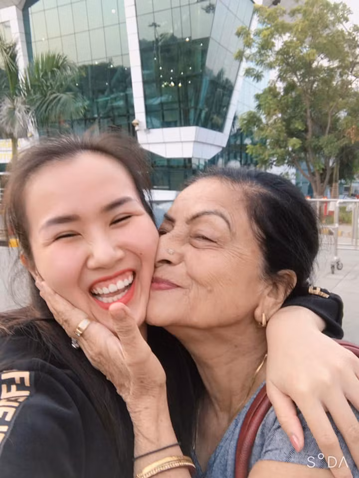 Vo Ha Tram bi canh bao 'chong bo' chi vi mot ly do-Hinh-5