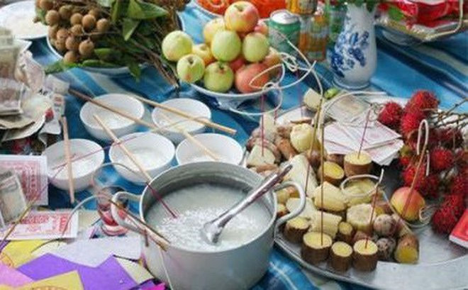 Những vật phẩm không thể thiếu trên mâm cỗ cúng Rằm tháng 7 Nhung vat pham khong the thieu tren mam co cung Ram thang 7