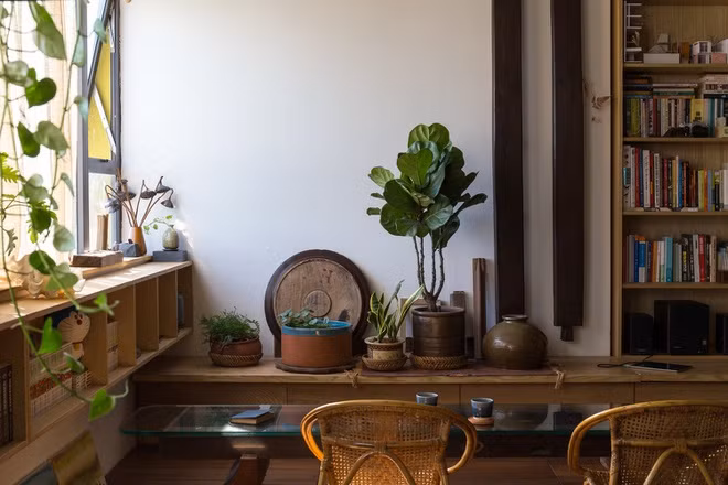 Phòng khách mang cảm giác thân thiện của chủ nhà.