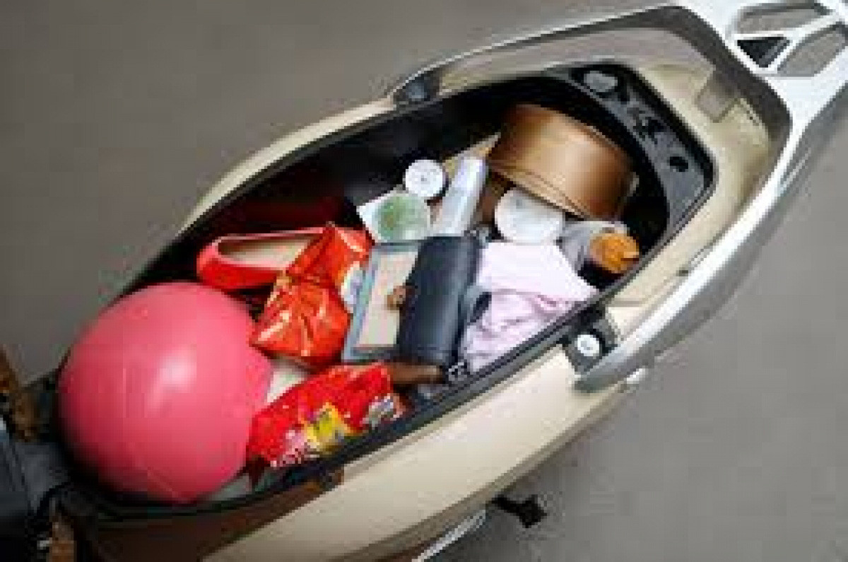 Do vat tuyet doi khong de vao cop xe nhung ngay nang nong