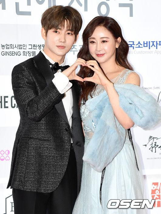 Hoa hau Han Quoc mang me chong khi mo cua tu lanh 13 giay-Hinh-2