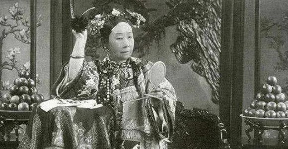 Nguyen nhan Tu Hy Thai Hau truoc khi chet uong canh ba ba-Hinh-4