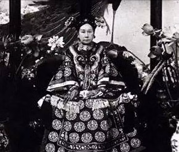 Nguyen nhan Tu Hy Thai Hau truoc khi chet uong canh ba ba-Hinh-2