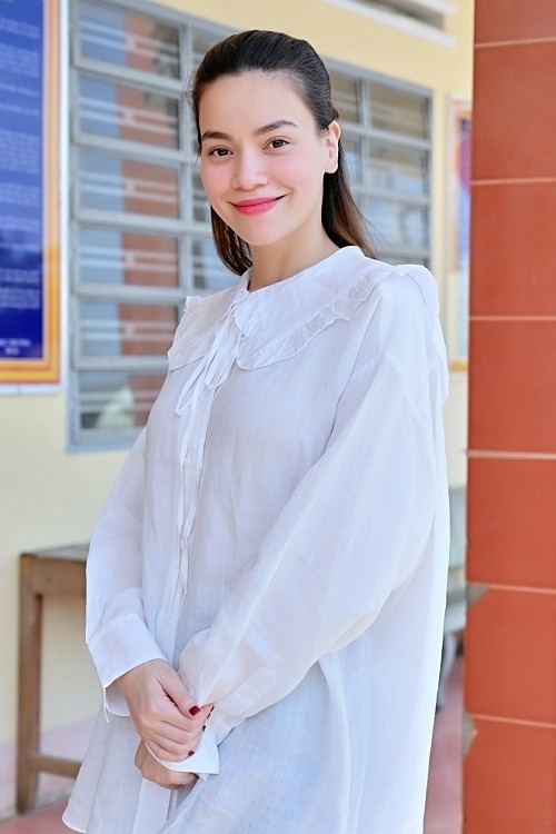 Hồ Ngọc Hà và vợ Khắc Việt đối nhau về ngoại hình bầu bí - Hình 3 Ho Ngoc Ha va vo Khac Viet doi nhau ve ngoai hinh bau bi-Hinh-3