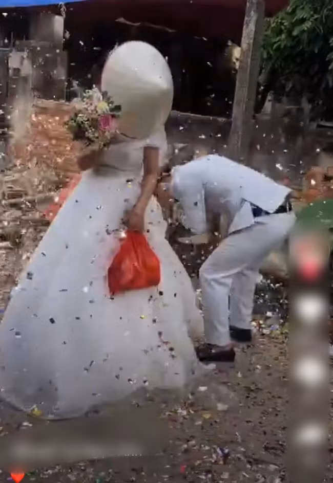 Co dau chu re bi tan cong ngay truoc cong nha trong ngay cuoi-Hinh-4