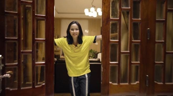 Nàng Hậu cho biết trong 2 năm đương nhiệm, cô không có nhiều thời gian dành cho gia đình. Vì vậy, sau khi kết thúc nhiệm kỳ, cô đã tranh thủ làm những việc trong khả năng để phụ giúp ba mẹ. Căn nhà mới cũng là một phần quà ý nghĩa mà cô muốn gửi tặng gia đình mình. 