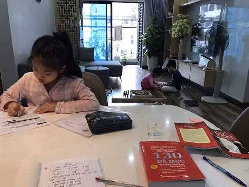 Cha me hay binh tinh cung con ung pho voi dich benh