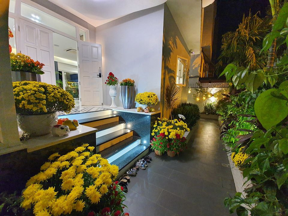 Sân vườn hoành tráng.