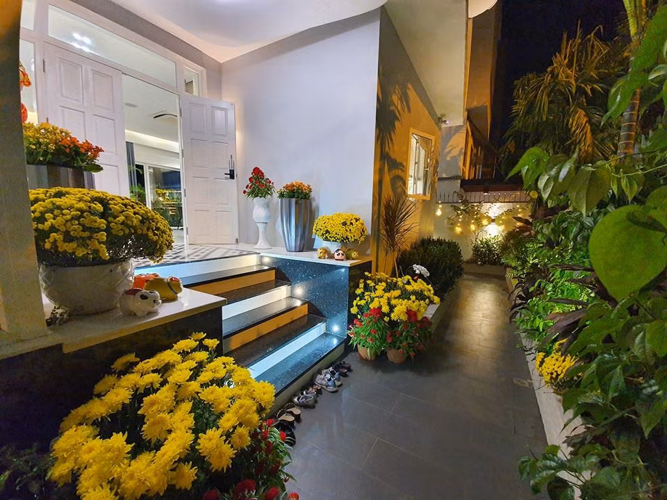 Sân vườn hoành tráng.