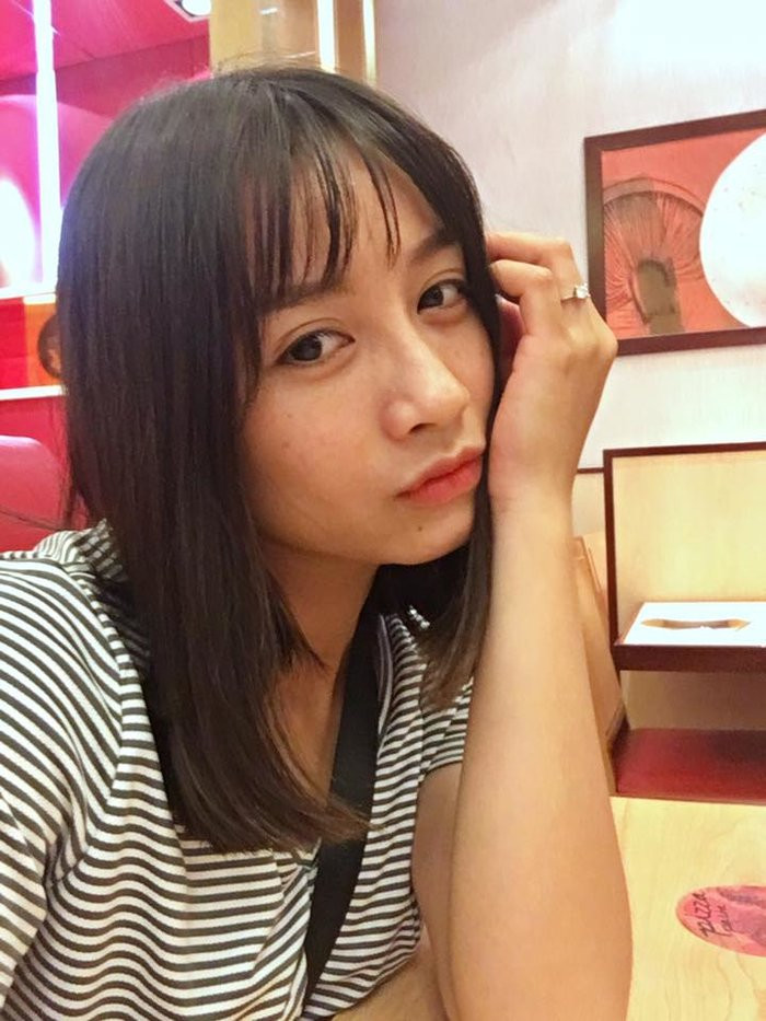 Một góc nghiêng cho thấy sự dễ thương từ Hoàng Thị Loan.