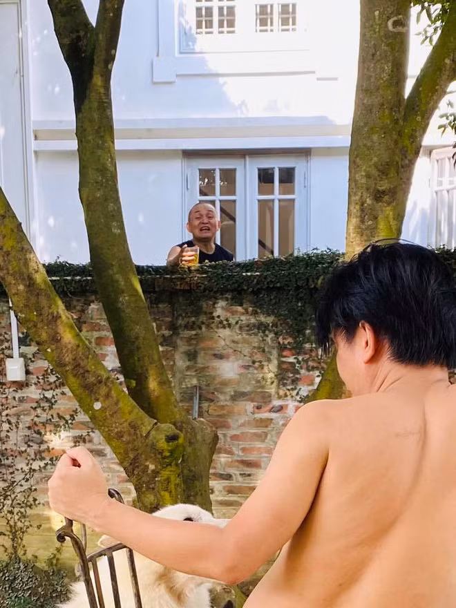 “Vua hai dat Bac” bi hang xom chup trom bieu cam kho do