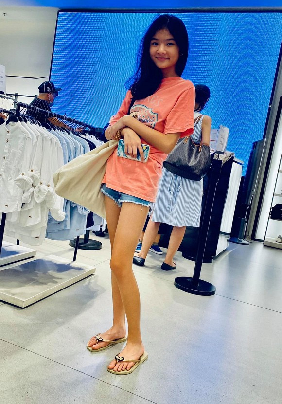 Con gai Truong Ngoc Anh thua huong dieu tuyet voi nay tu me-Hinh-2