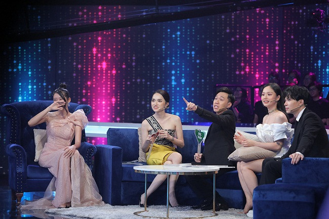 Hoa hau Thanh Khoa dau don ke bat gap 'Tuesday' tai giuong-Hinh-3