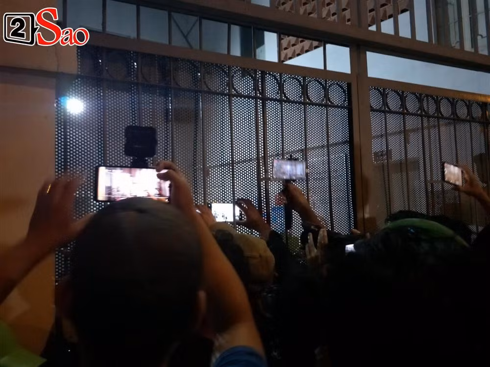 Facebooker dang anh tiec thuong nghe si Chi Tai loi dung cau view-Hinh-3