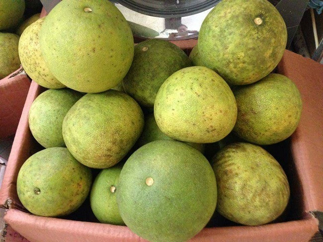 Thuc hu dac san buoi Doan Hung chi 2.000 dong/qua