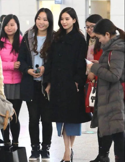 Anh chup khong qua chinh sua cua Luu Diec Phi, Luu Thi Thi-Hinh-2