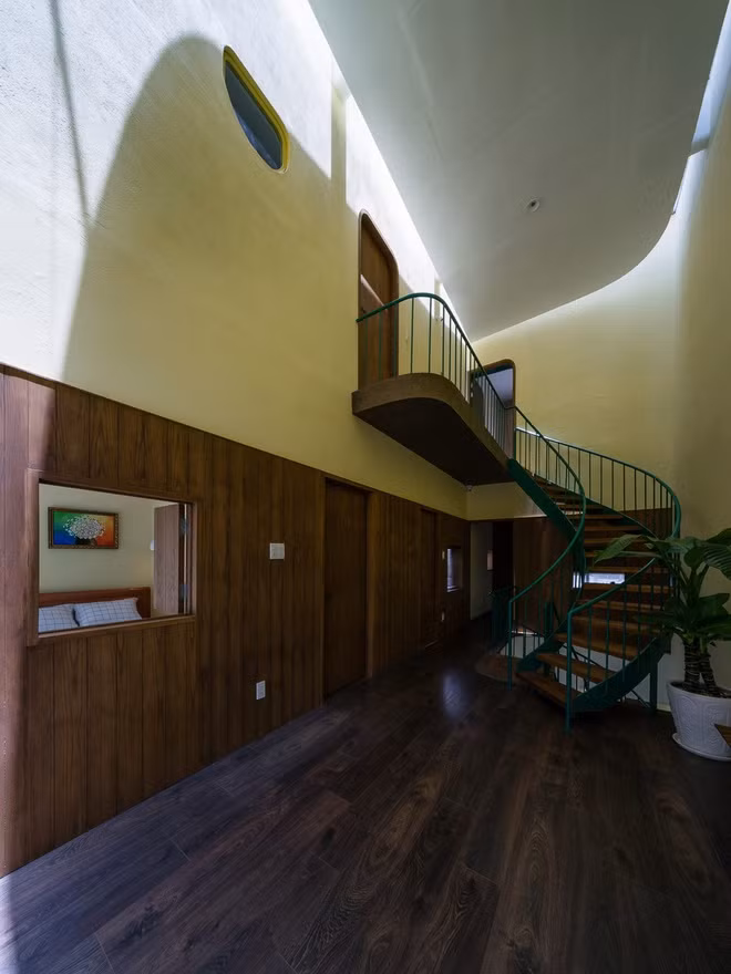 Lối lên phòng tắm từ các phòng ngủ nhỏ.