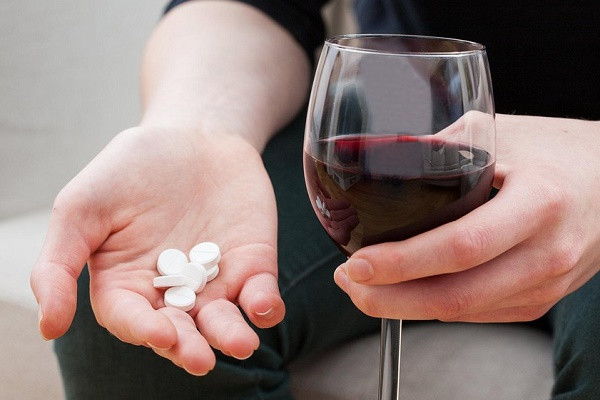 6 loại nước "cực độc" khi uống chung với thuốc ảnh 5