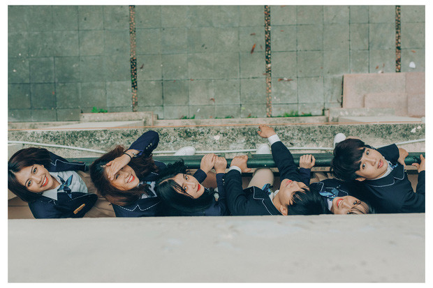 ##sc### Bộ ảnh sau khi đăng tải đã nhận được sự chú ý lớn của cư dân mạng. Hóa ra thanh xuân chỉ đơn giản là vậy, là được cùng nhau đón nhận những kỷ niệm trong trẻo của tuổi học trò. 