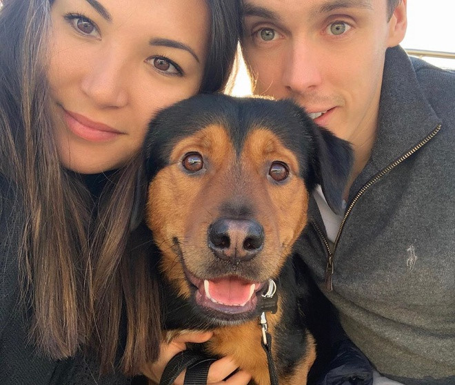 Trên trang cá nhân, ngày 2/3 vừa qua, Ducruet đăng loạt ảnh chụp từ lúc mới quen đến khi kết hôn cùng bà xã để kỷ niệm 8 năm yêu nhau. Anh cũng vui mừng thông báo rằng cả 2 sắp chào đón con trai đầu lòng và nhận được nhiều lời chúc phúc từ bạn bè, dân mạng.