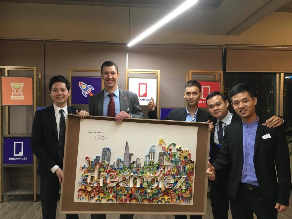 Gia the cua dai gia tung doi thoai 45 phut voi Tong thong My-Hinh-2