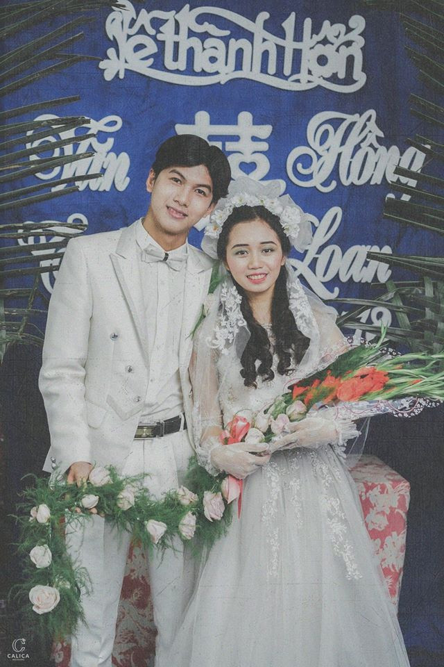 Chia sẻ với Zing, Anh Hiển cho biết anh đã ấp ủ thực hiện dự án này từ lâu nhưng gần đây mới có thể bắt tay vào làm. "Thực ra đây không phải ảnh cưới thật của cô dâu chú rể trong loạt ảnh, chỉ là mình mời các bạn ấy tham gia chụp cùng thôi. Hai nhân vật chính cũng là người yêu của nhau nên 'diễn như không diễn', rất tình cảm. Các bạn ấy cũng rất thích thú với ý tưởng này và hy vọng khi về chung một nhà thật có thể thực hiện bộ hình tương tự", nhiếp ảnh gia nói.