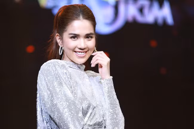 Ngoc Trinh gay soc voi phat ngon “Dan ong yeu moi thich song ao