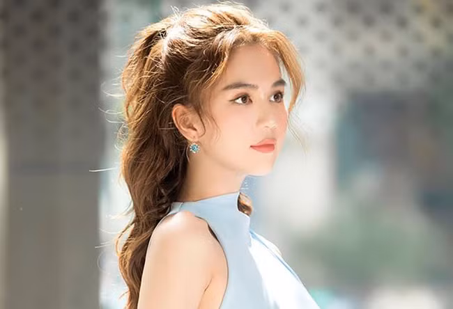 Ngoc Trinh gay soc voi phat ngon “Dan ong yeu moi thich song ao