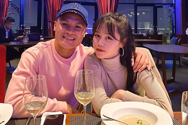 Huynh Anh “canh cao”, “da xeo” Quang Hai “thieu dung khi“?