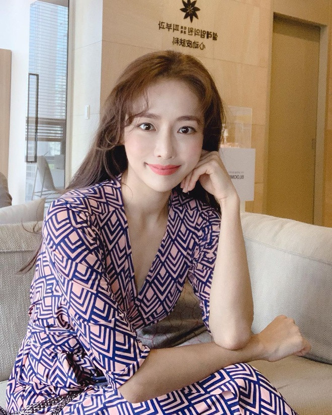 Các lớp học của Hyun Kyung luôn kín chỗ. Cơ bụng số 11 của nữ giáo viên nhận được nhiều lời tán dương, là niềm mơ ước của bao cô gái. Đây cũng là lý do nhiều học viên tìm đến lớp học của 9X để tập luyện.