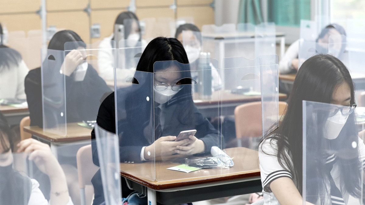 Cac ky thi dai hoc o Han Quoc vo cung khoc liet-Hinh-3