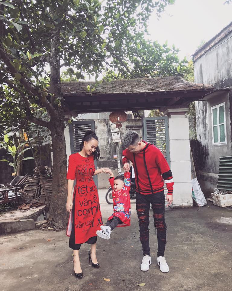 ậu ly hôn, DJ Tít cho biết dù không còn "chung đường" nhưng cô vẫn dành cho chồng cũ sự tôn trọng nhất định. Cả hai sẽ cùng nuôi dạy bé Bis, không để chuyện cá nhân ảnh hưởng tới con trẻ.