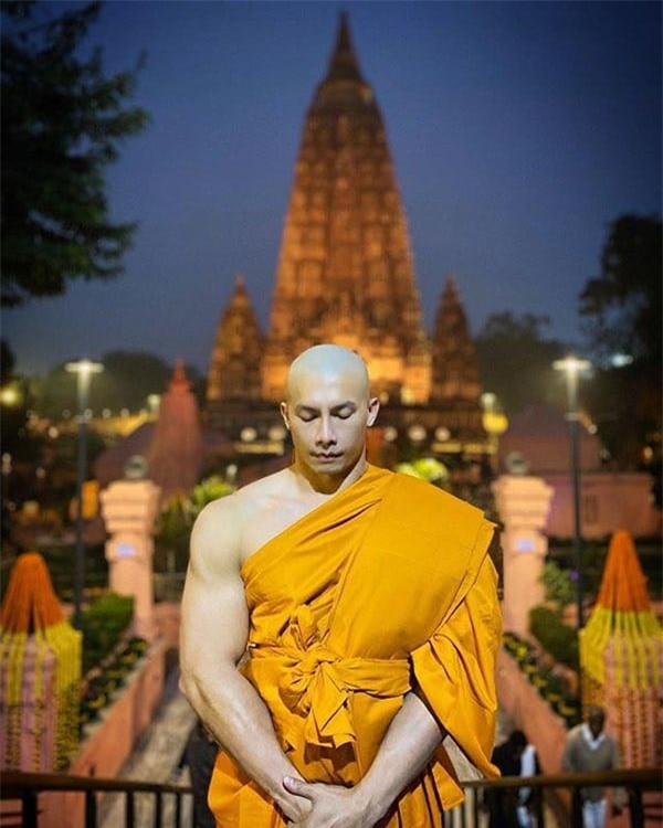 Chàng trai xuống tóc theo khóa tu gây xôn xao MXH ảnh 2