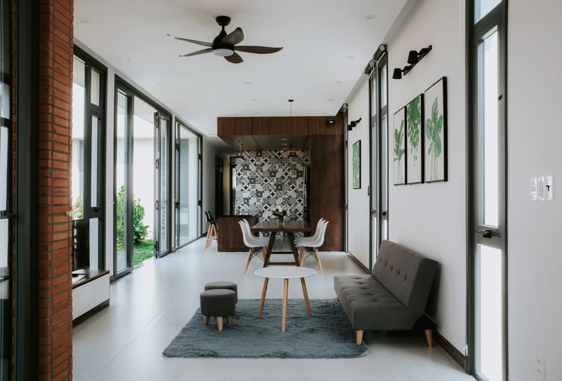 ội thất và cách trang trí phòng khách hiện đại có nhiều họa tiết làm điểm nhấn.