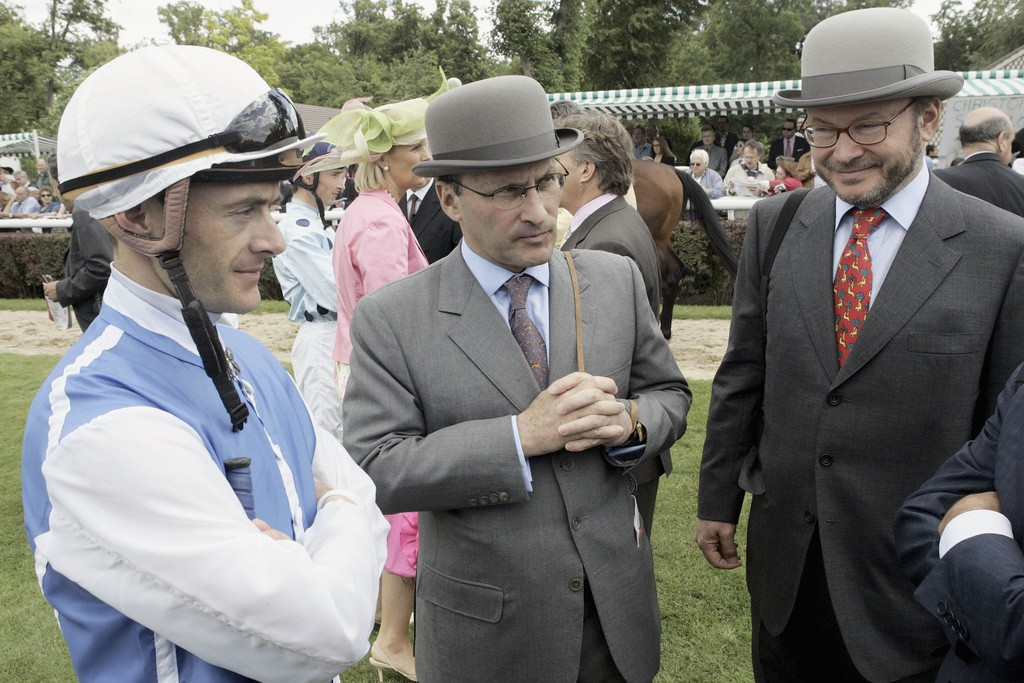 Gia toc kin tieng so huu thuong hieu Chanel-Hinh-3